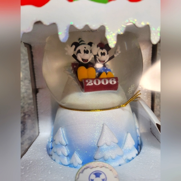 🥳SALE🥳Disney Snowglobe☃️ - Picture 3 of 12